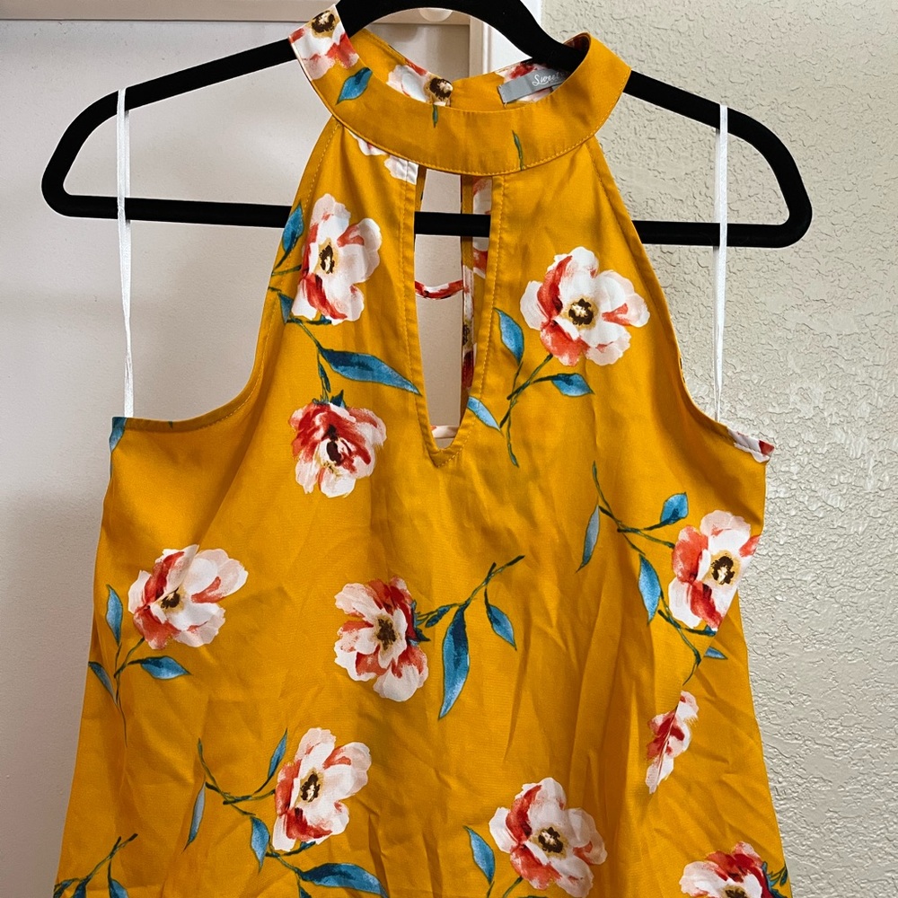 Halter Top - Picture 3 of 3